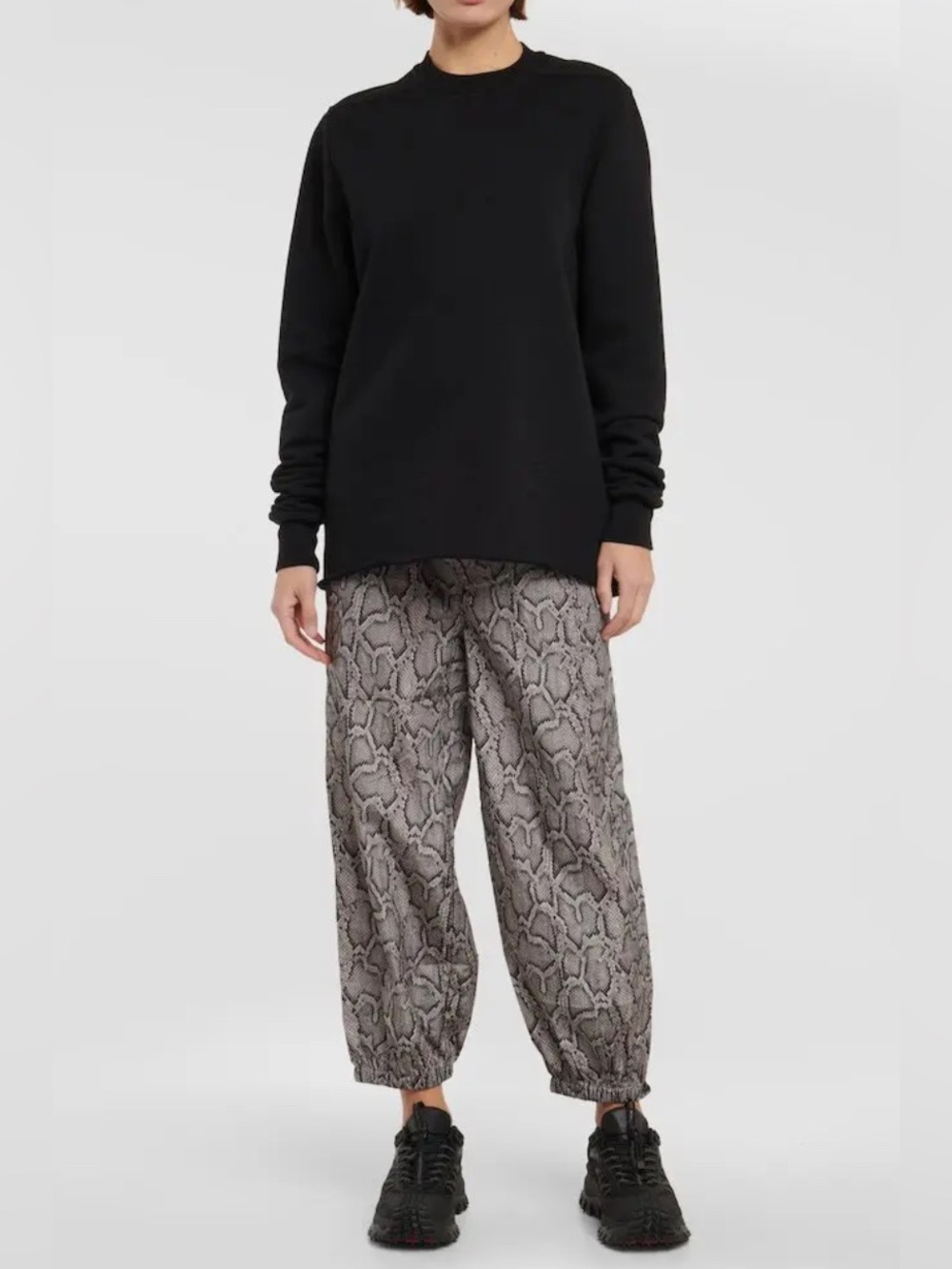 VARLEY Women’s Hamilton Printed Track Pants in Black and Gray Snake Print XS